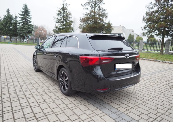 Toyota Avensis cena 84900 przebieg: 70200, rok produkcji 2018 z Ropczyce małe 742